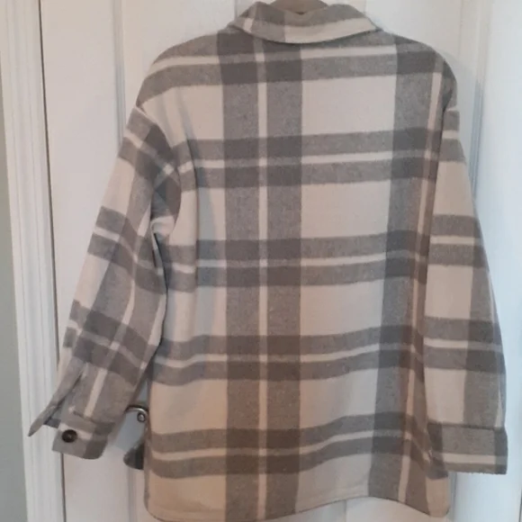 Ashley by 26 International Alternative Wool Blend Sz M Grey and White Shacket - Picture 2 of 8